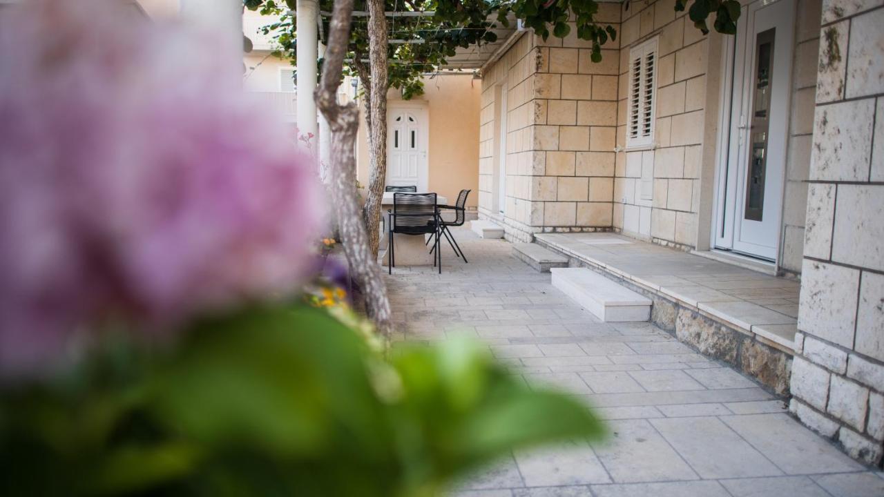 Serious Job Apartment دوبروفينك المظهر الخارجي الصورة
