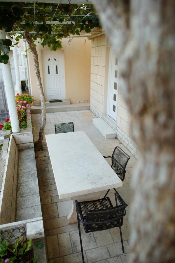 Serious Job Apartment دوبروفينك المظهر الخارجي الصورة