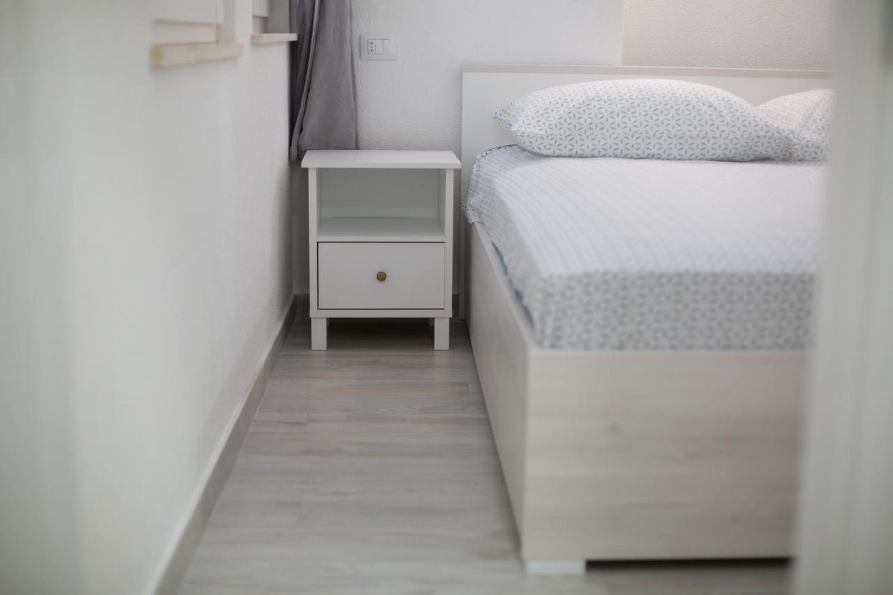 Serious Job Apartment دوبروفينك المظهر الخارجي الصورة