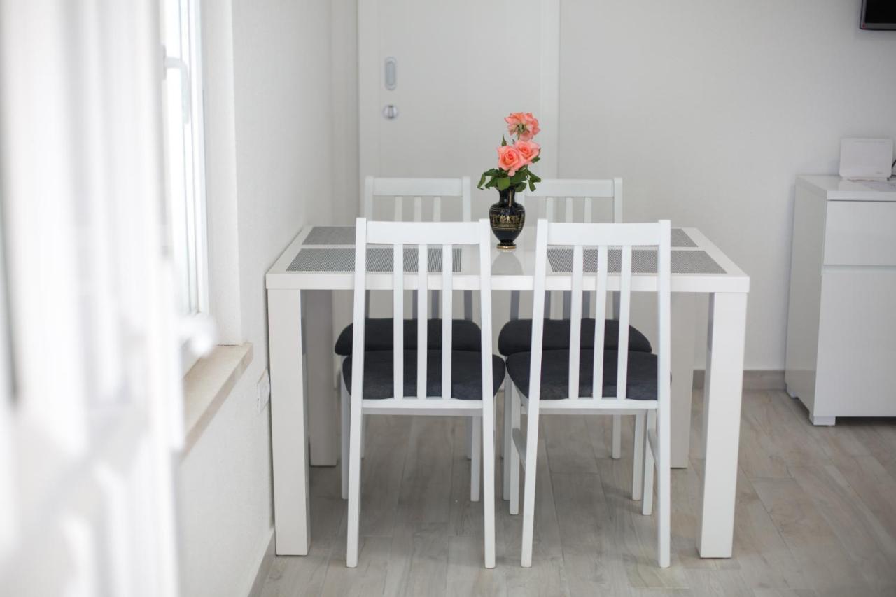 Serious Job Apartment دوبروفينك المظهر الخارجي الصورة