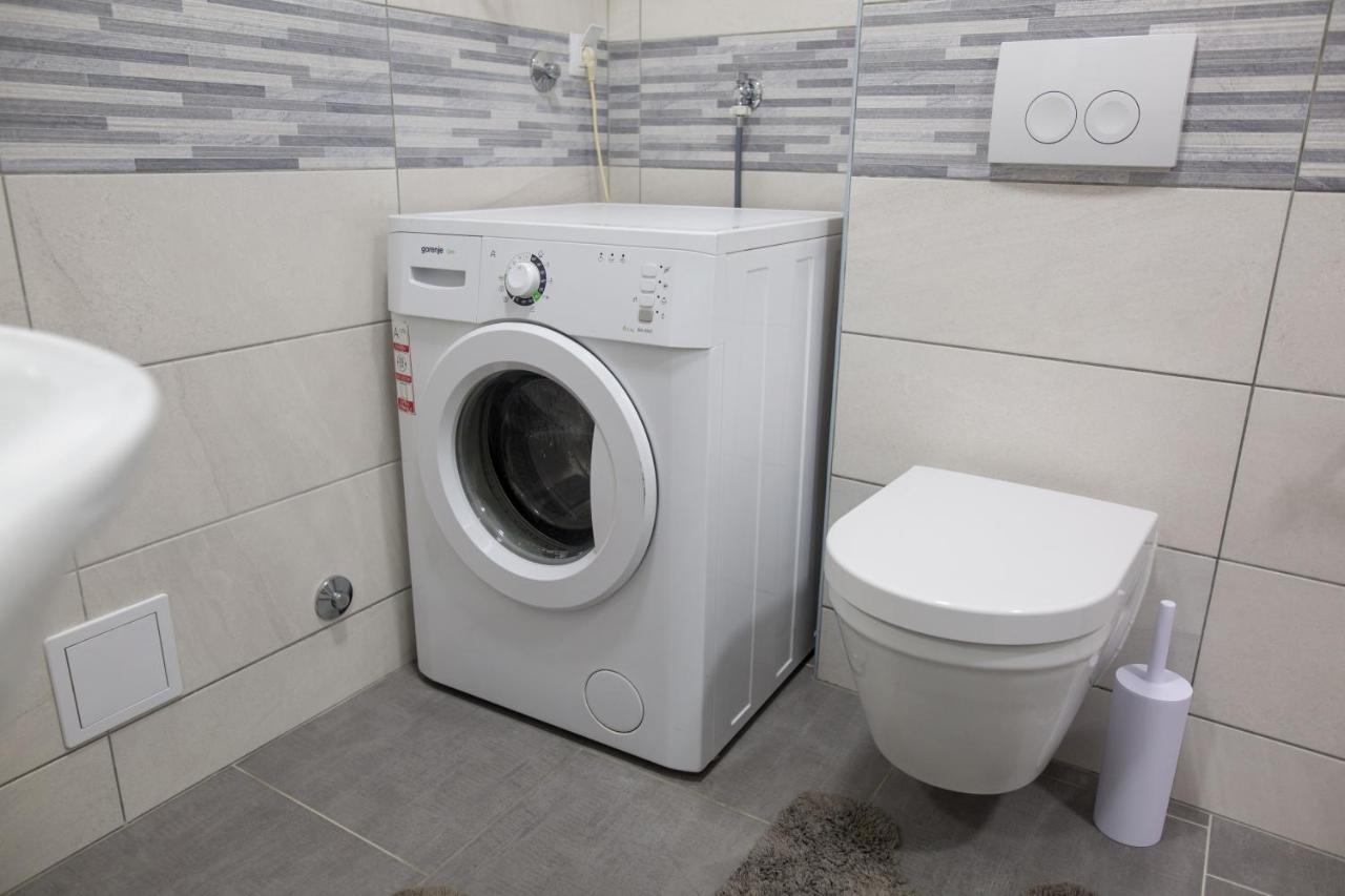 Serious Job Apartment دوبروفينك المظهر الخارجي الصورة