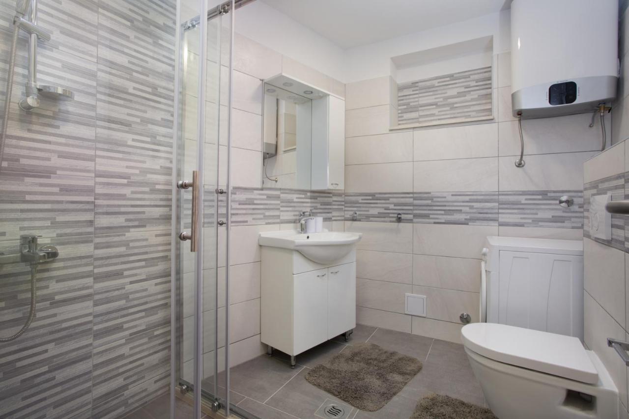 Serious Job Apartment دوبروفينك المظهر الخارجي الصورة